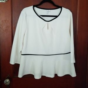 Elle white/ivory 3/4 length sleeve top